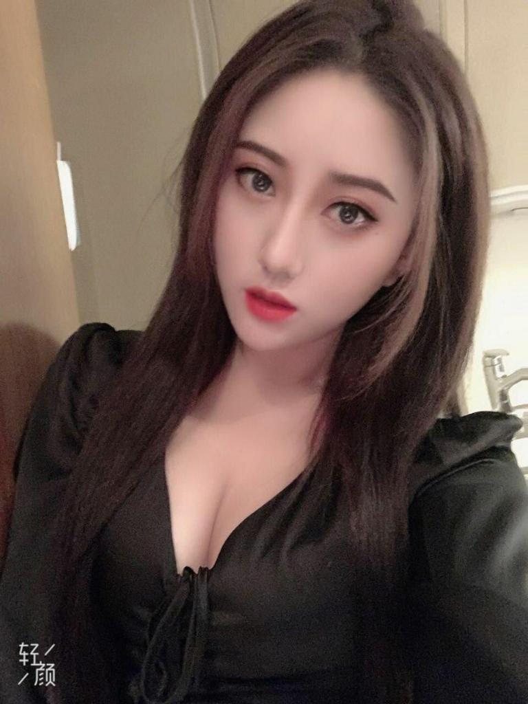 Yuki is a 22-year-old Kuala Lumpur Massage Girl from Vietnam, offering Nuru Massage, B2B Massage, and Erotic Massage. Available for incall and outcall in Bukit Bintang, KLCC, and Chinatown.
